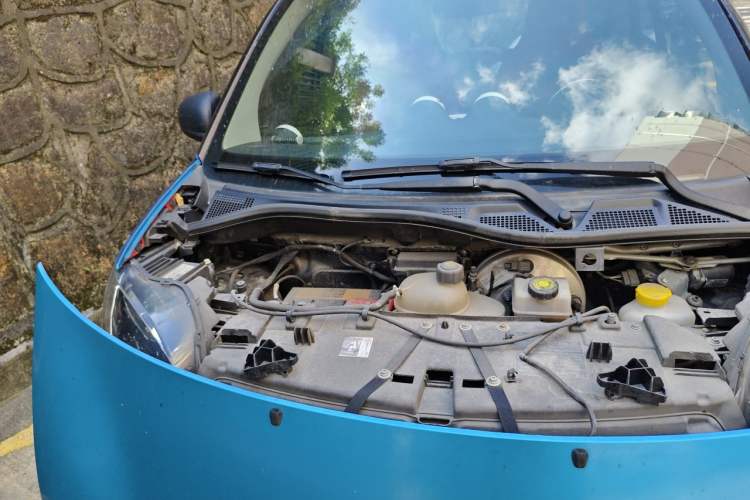 Used smart fortwo 2015 1.0L 52 kW hardtop Dynamic version Engine Bay Right