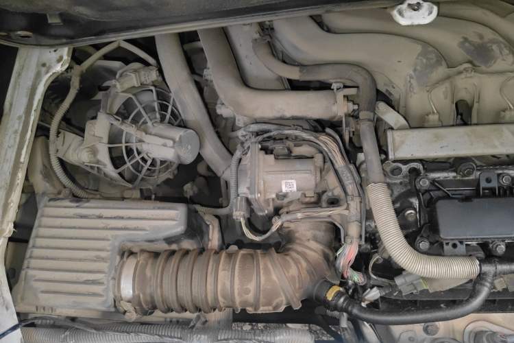 Used smart fortwo 2015 1.0L 52 kW Hardtop Passion Edition Engine Bay Right