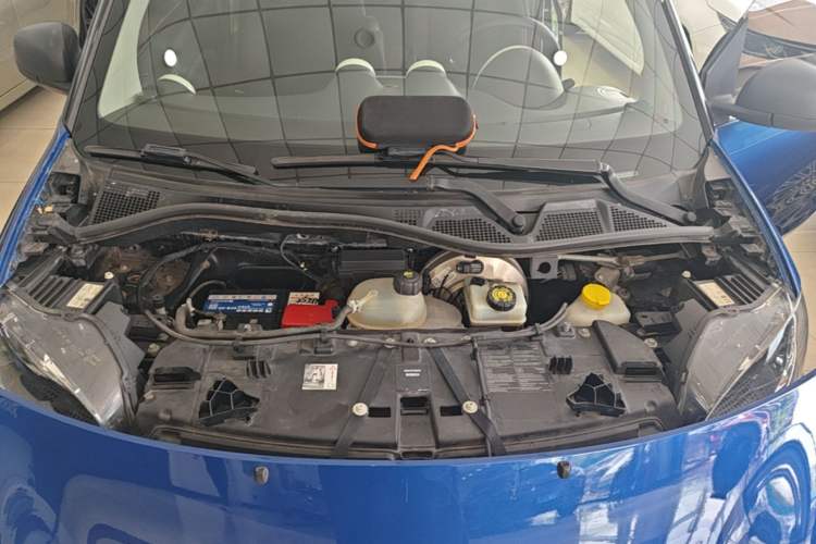 Used smart fortwo 2015 1.0L 52 kW hardtop Dynamic version Engine Bay