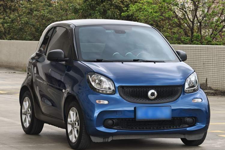 Used smart fortwo 2015 1.0L 52 kW hardtop Dynamic version Exterior 2