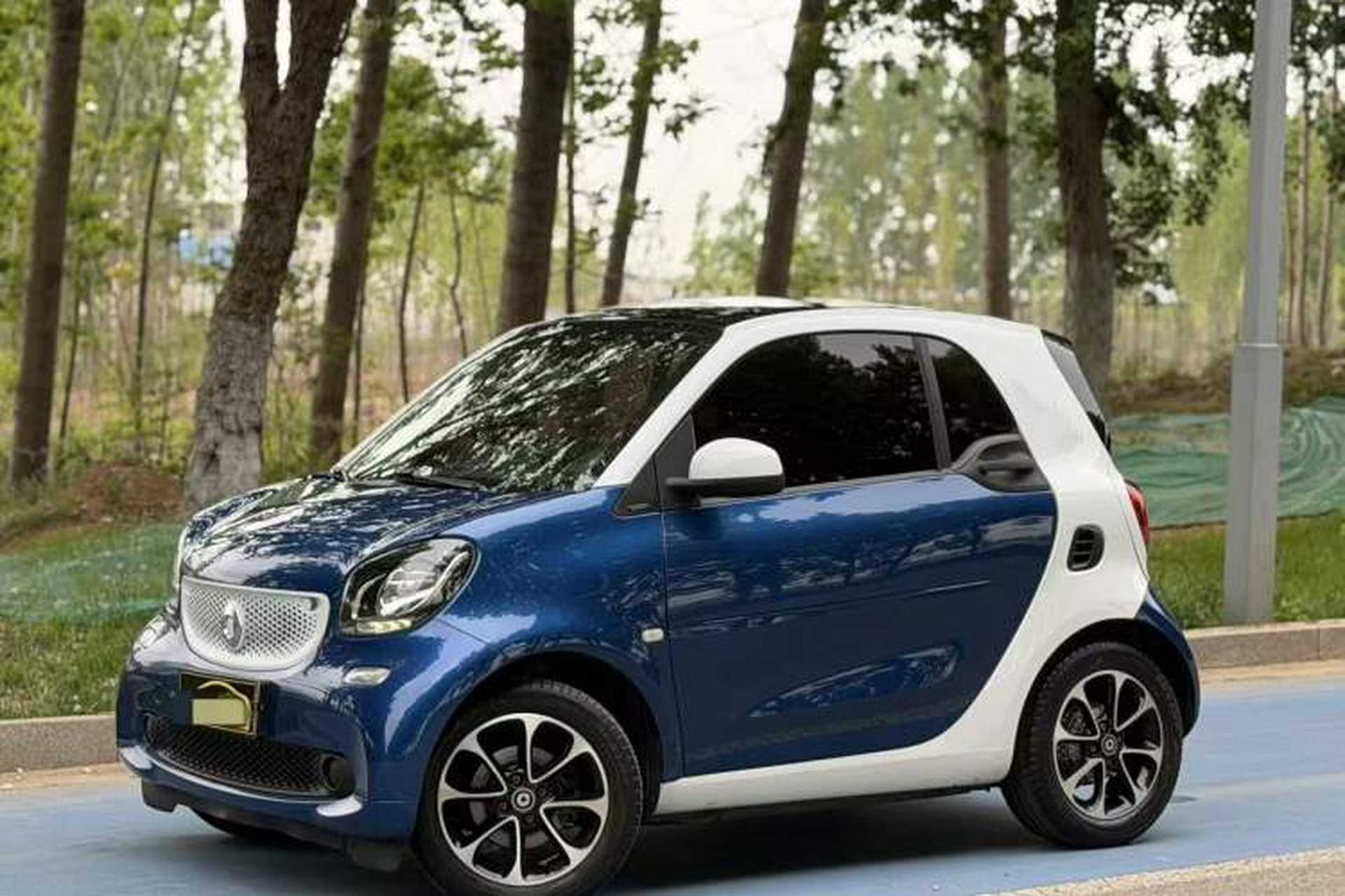 Used smart fortwo 2015 1.0L 52 kW Hardtop Passion Edition Exterior 2