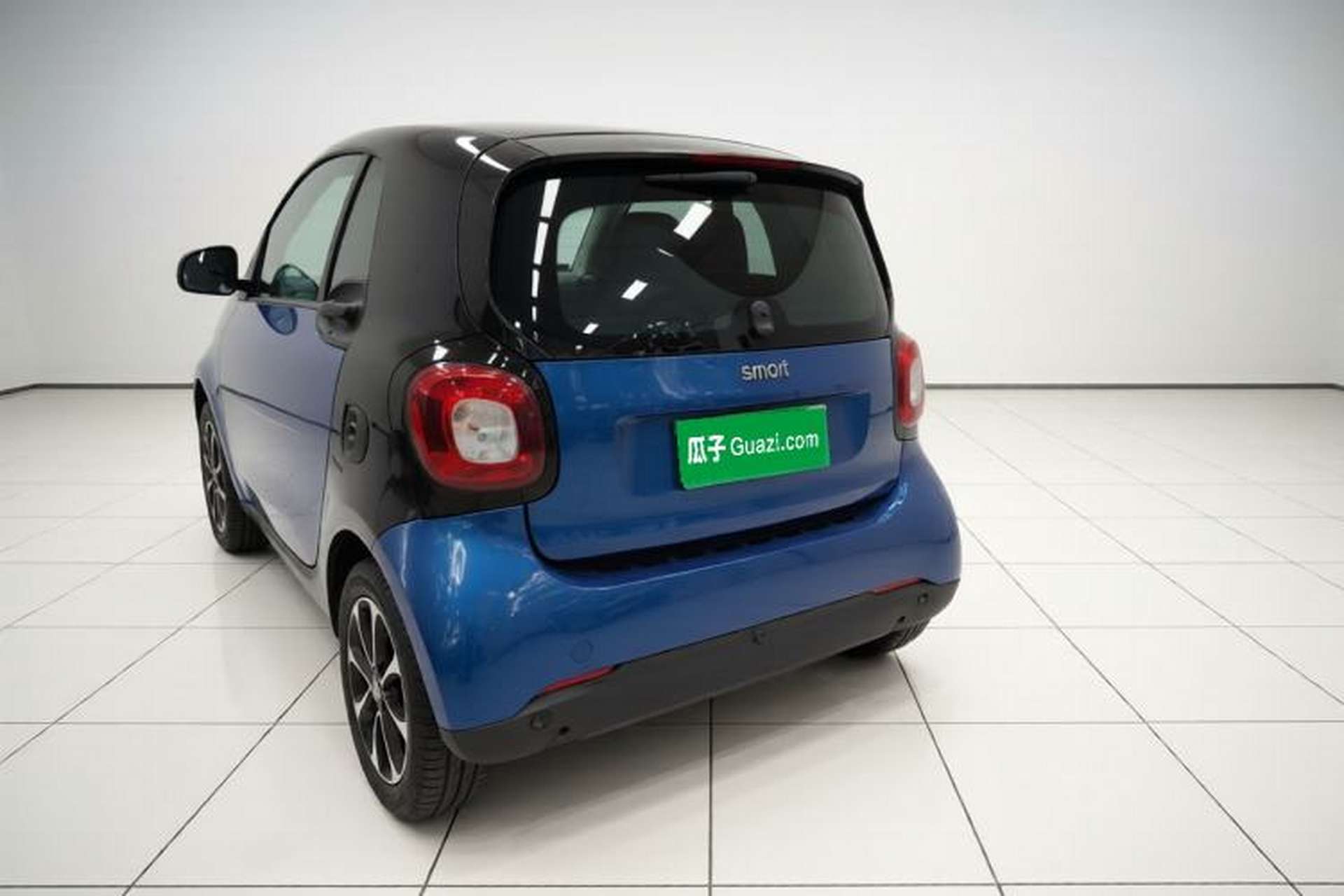 Used smart fortwo 2015 1.0L 52 kW Hardtop Passion Edition Exterior 2