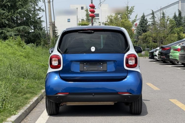 Used smart fortwo 2015 1.0L 52 kW Hardtop Passion Edition Exterior 3