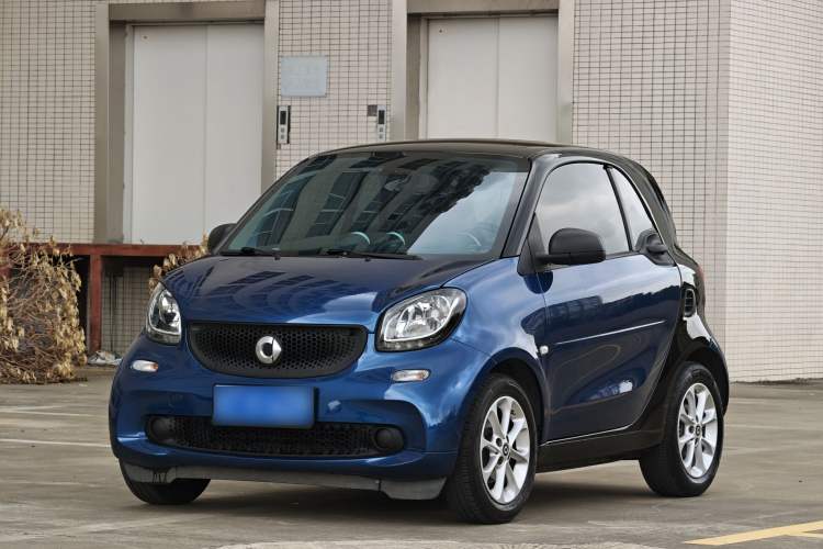 Used smart fortwo 2015 1.0L 52 kW hardtop Dynamic version Exterior 3