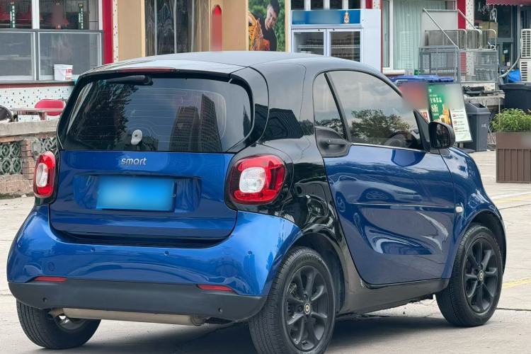 Used smart fortwo 2015 1.0L 52 kW hardtop Dynamic version Exterior 4