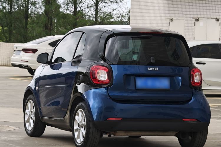 Used smart fortwo 2015 1.0L 52 kW hardtop Dynamic version Exterior 4