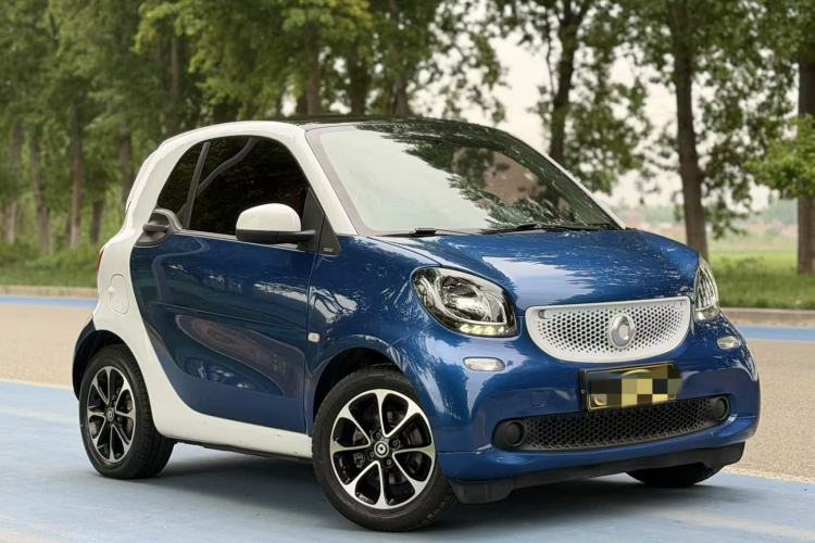 Used smart fortwo 2015 1.0L 52 kW Hardtop Passion Edition Exterior 4