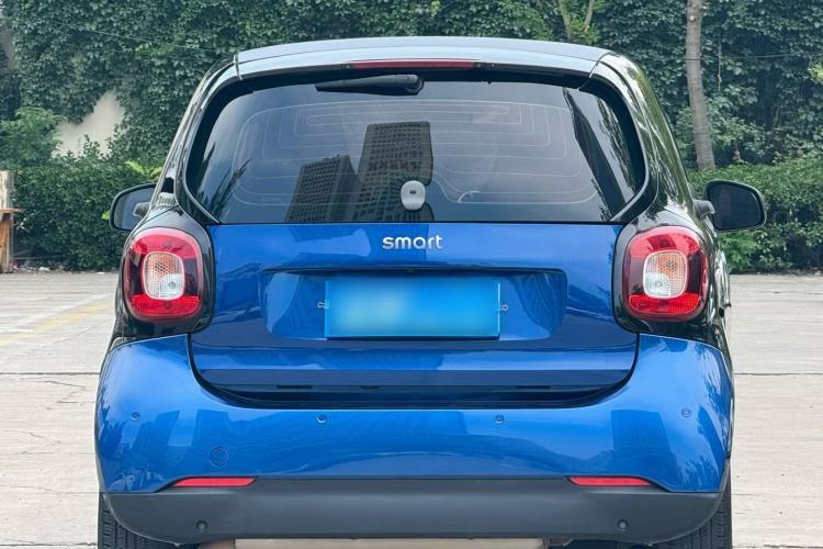Used smart fortwo 2015 1.0L 52 kW hardtop Dynamic version Exterior 5