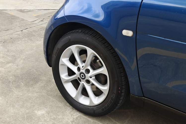 Used smart fortwo 2015 1.0L 52 kW hardtop Dynamic version Exterior 6