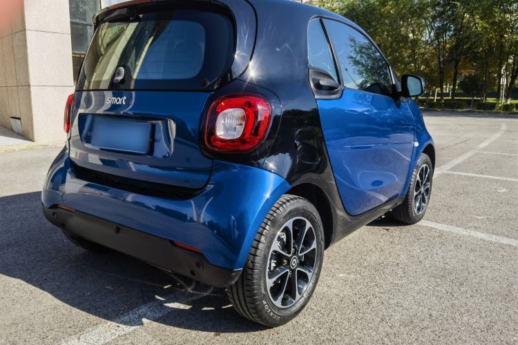 Used smart fortwo 2015 1.0L 52 kW Hardtop Passion Edition Exterior 7