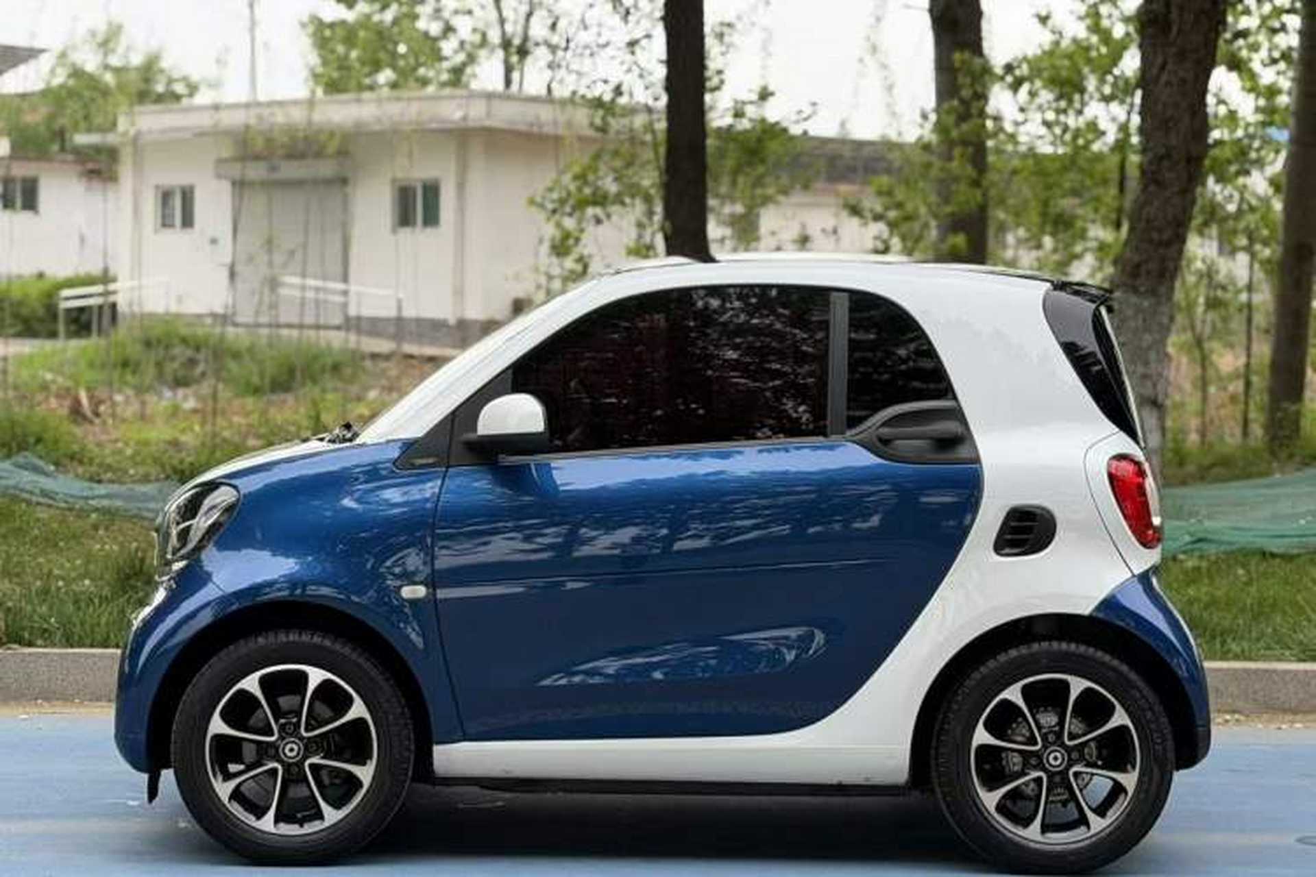 Used smart fortwo 2015 1.0L 52 kW Hardtop Passion Edition Exterior 8