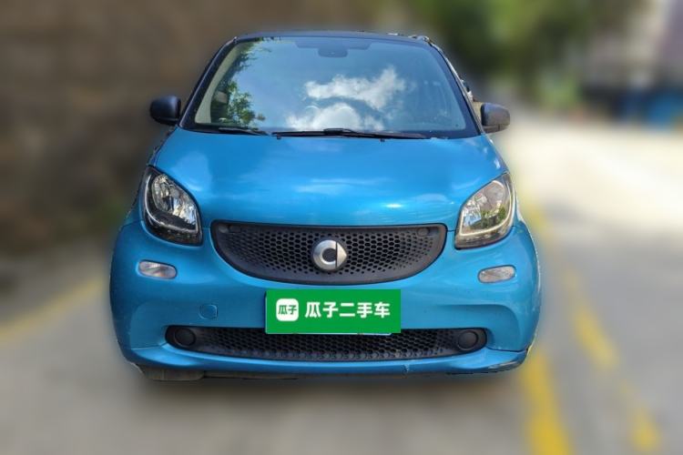 Used smart fortwo 2015 1.0L 52 kW hardtop Dynamic version Front