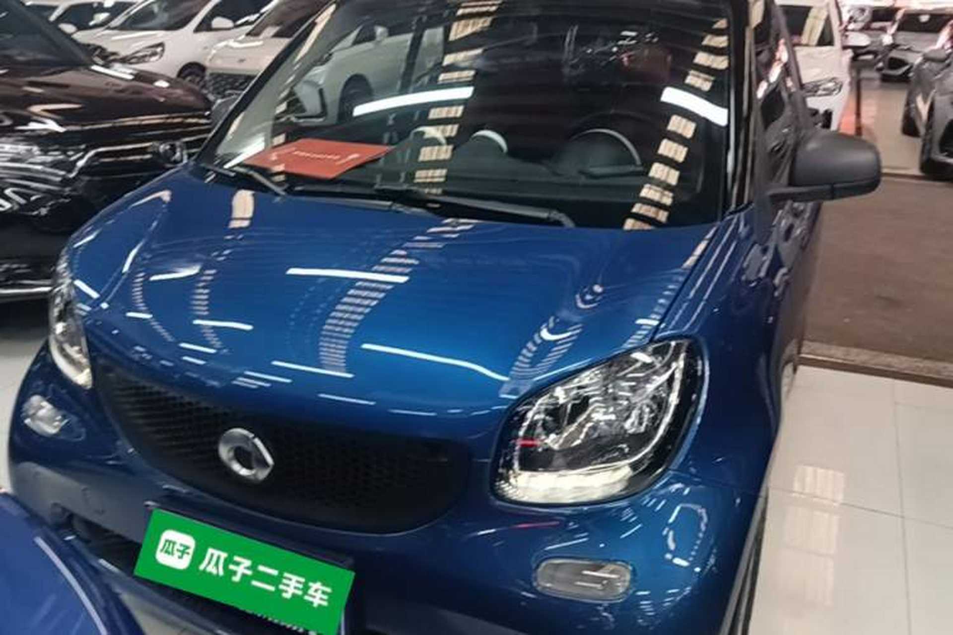 Used smart fortwo 2015 1.0L 52 kW hardtop Dynamic version Front