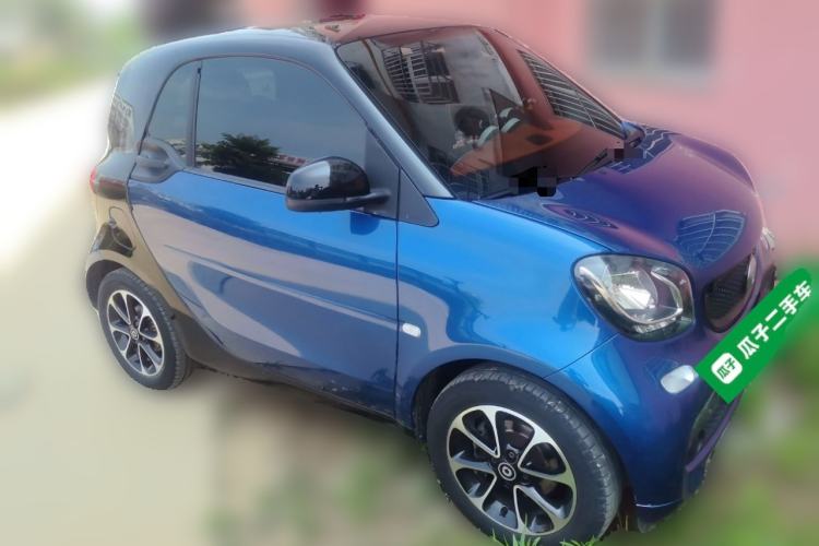 Used smart fortwo 2015 1.0L 52 kW Hardtop Passion Edition Front Right 45 Deg