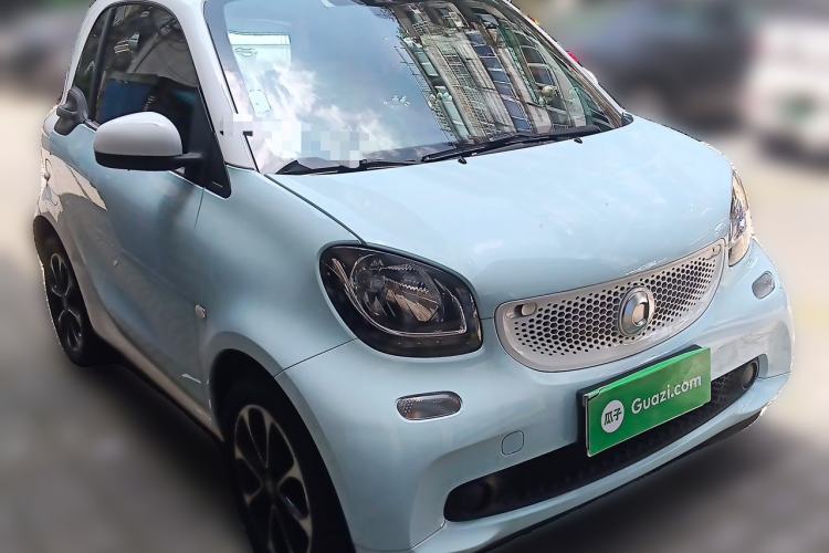 Used smart fortwo 2015 1.0L 52 kW Hardtop Passion Edition Front Right 45 Deg