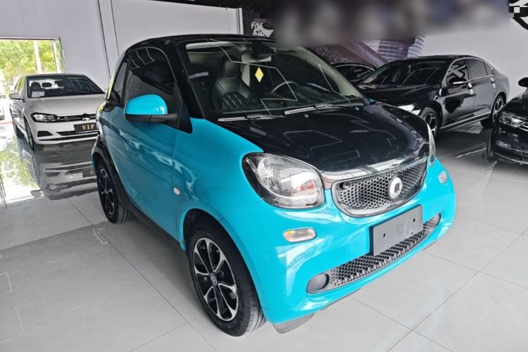 Used smart fortwo 2015 1.0L 52 kW Hardtop Passion Edition Front Right 45 Deg
