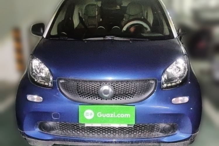 Used smart fortwo 2015 1.0L 52 kW hardtop Dynamic version Front