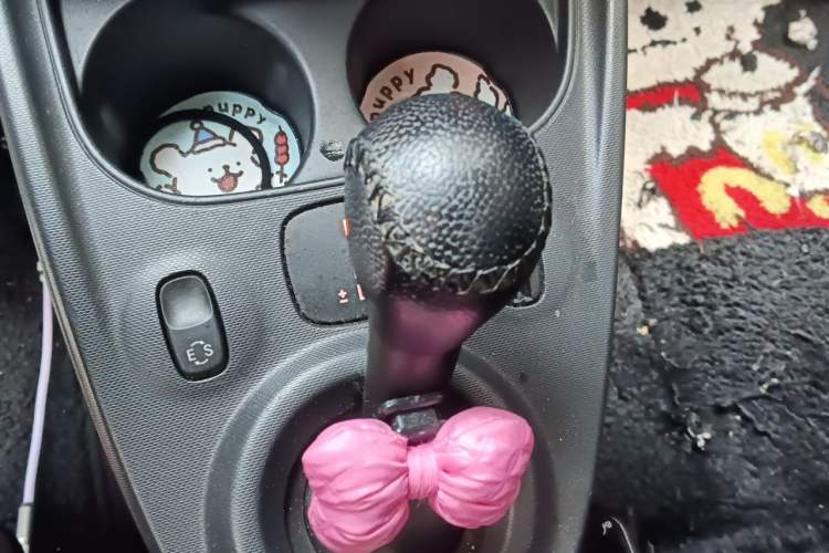 Used smart fortwo 2015 1.0L 52 kW Hardtop Passion Edition Gear Lever