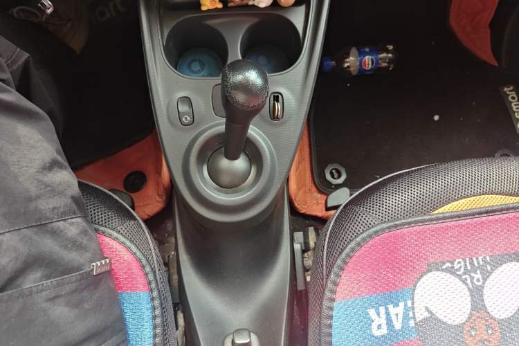 Used smart fortwo 2015 1.0L 52 kW Hardtop Passion Edition Gear Lever