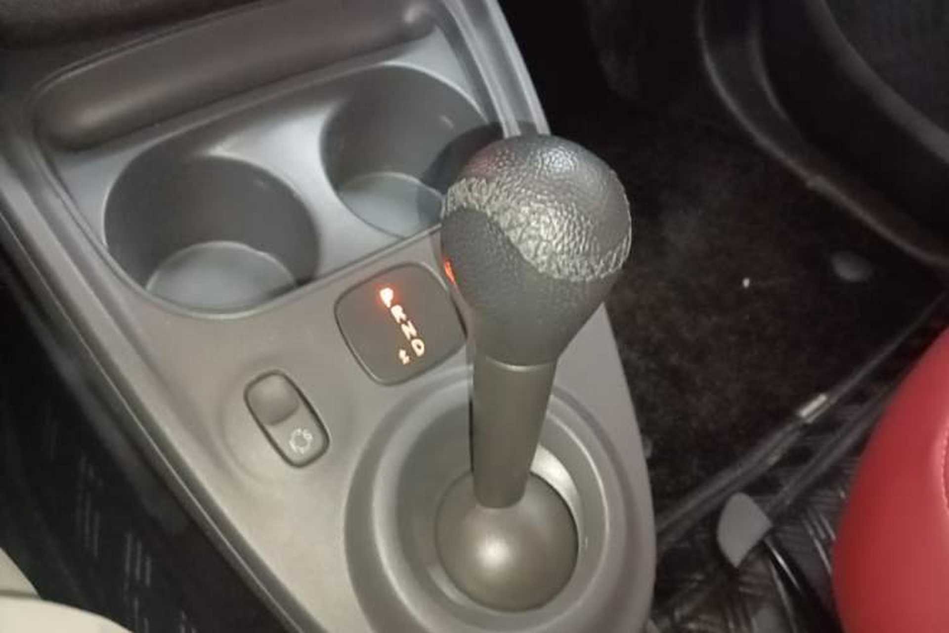 Used smart fortwo 2015 1.0L 52 kW hardtop Dynamic version Gear Lever
