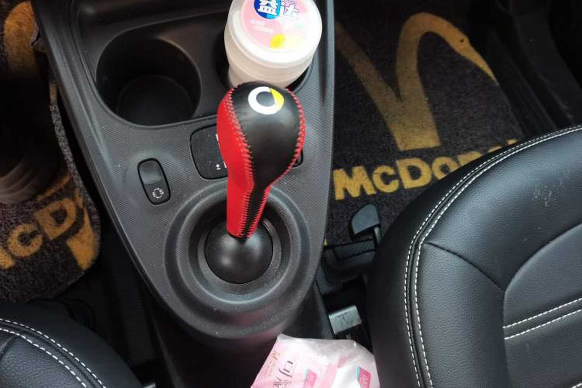 Used smart fortwo 2015 1.0L 52 kW Hardtop Passion Edition Gear Lever