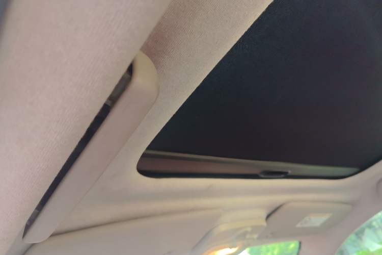 Used smart fortwo 2015 1.0L 52 kW Hardtop Passion Edition Headliner