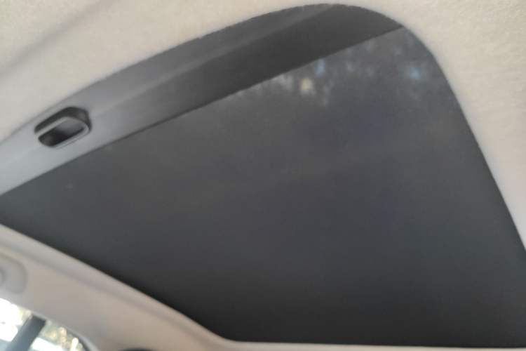 Used smart fortwo 2015 1.0L 52 kW Hardtop Passion Edition Headliner