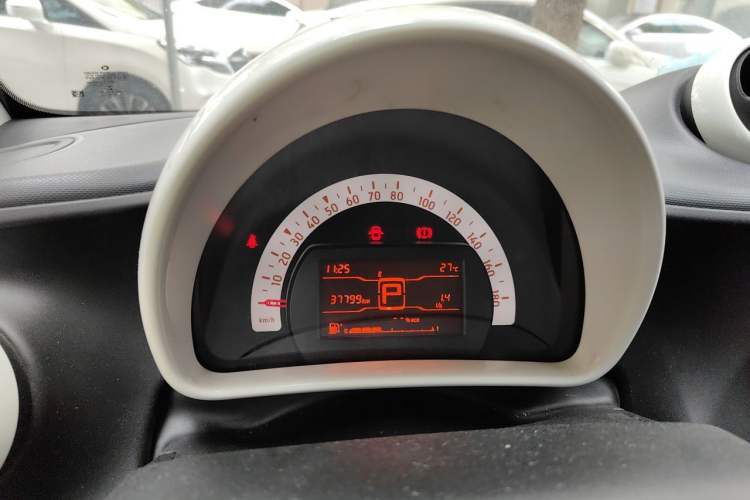 Used smart fortwo 2015 1.0L 52 kW hardtop Dynamic version Instrument Cluster