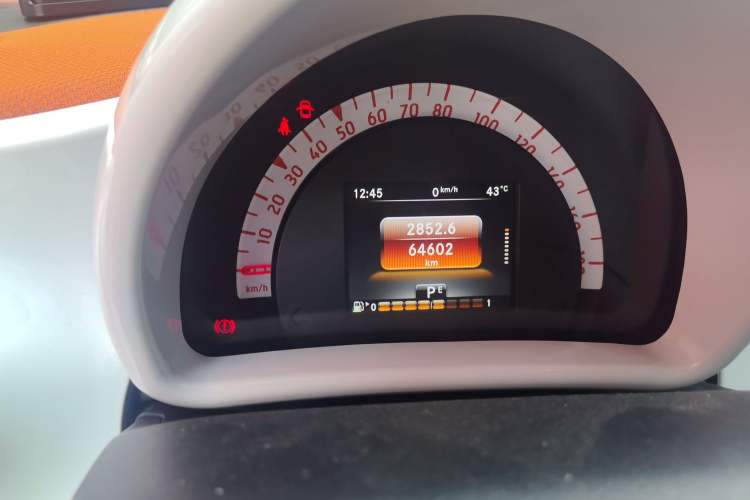 Used smart fortwo 2015 1.0L 52 kW Hardtop Passion Edition Instrument Cluster