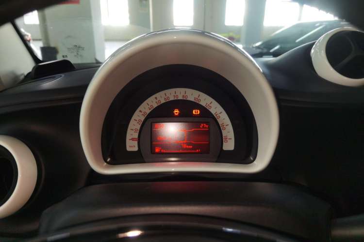 Used smart fortwo 2015 1.0L 52 kW hardtop Dynamic version Instrument Cluster