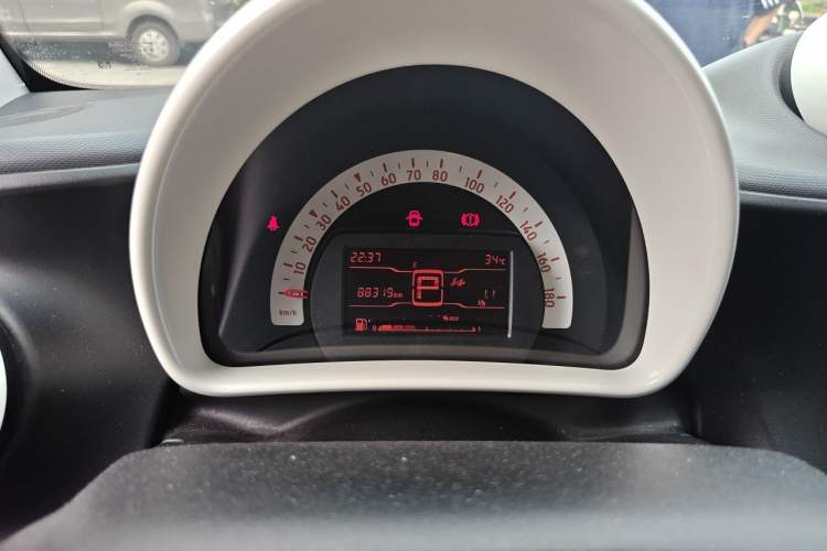 Used smart fortwo 2015 1.0L 52 kW hardtop Dynamic version Instrument Cluster