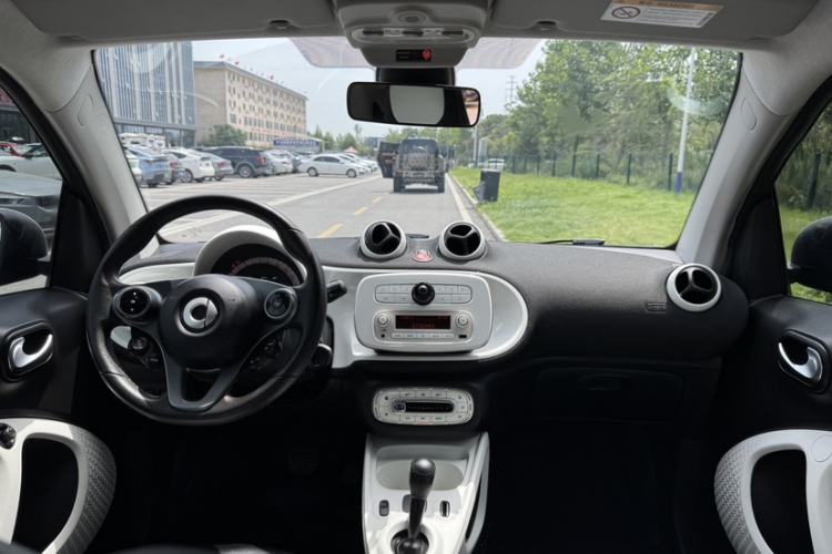 Used smart fortwo 2015 1.0L 52 kW Hardtop Passion Edition Interior 1