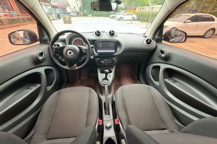 Used smart fortwo 2015 1.0L 52 kW hardtop Dynamic version Interior 1