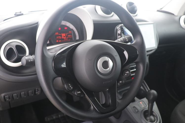 Used smart fortwo 2015 1.0L 52 kW hardtop Dynamic version Interior 1