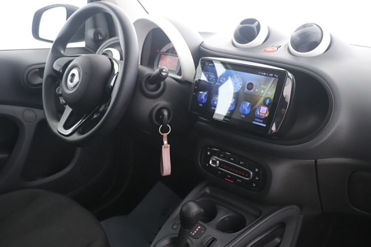 Used smart fortwo 2015 1.0L 52 kW hardtop Dynamic version Interior 2