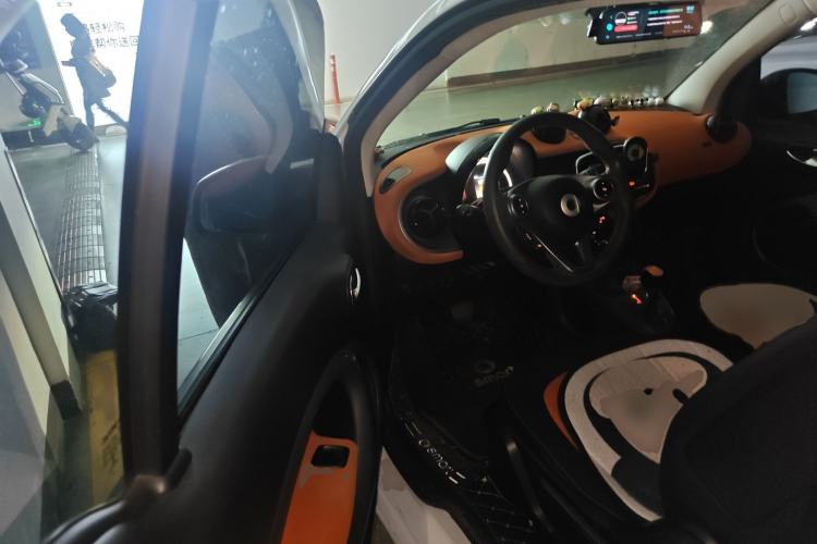 Used smart fortwo 2015 1.0L 52 kW Hardtop Passion Edition Interior 3