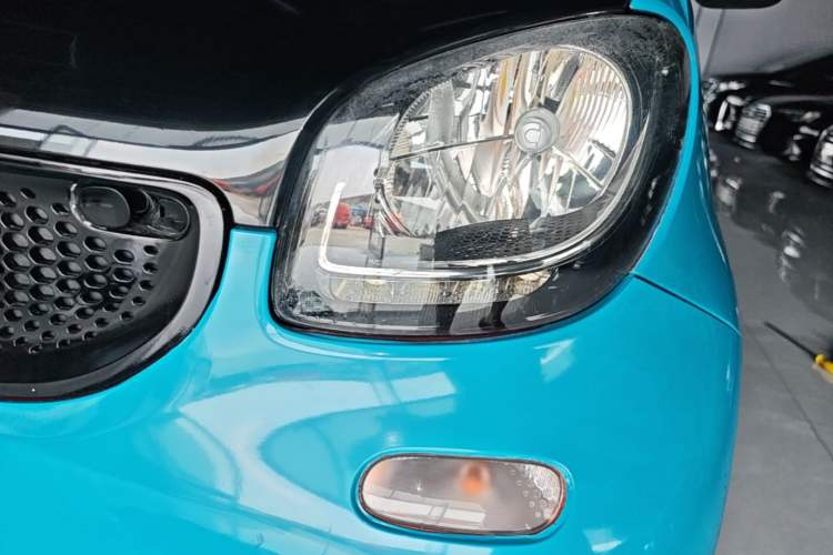 Used smart fortwo 2015 1.0L 52 kW Hardtop Passion Edition Left Front Headlight