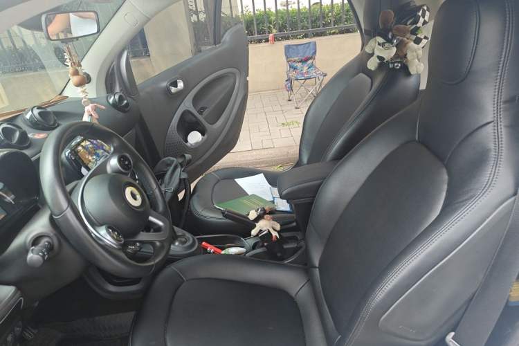 Used smart fortwo 2015 1.0L 52 kW Hardtop Passion Edition Left Front Seat