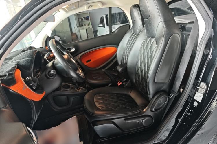 Used smart fortwo 2015 1.0L 52 kW Hardtop Passion Edition Left Front Seat