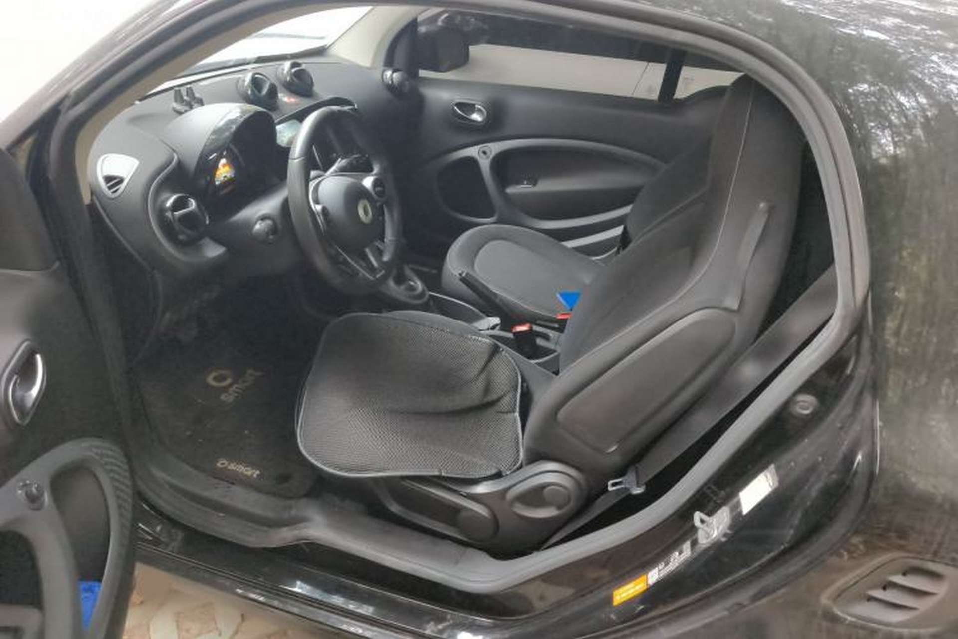 Used smart fortwo 2015 1.0L 52 kW Hardtop Passion Edition Left Front Seat