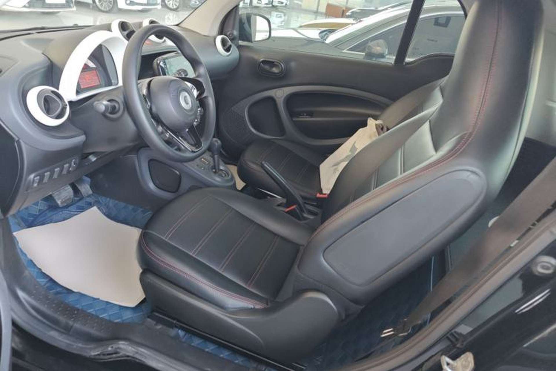 Used smart fortwo 2015 1.0L 52 kW hardtop Dynamic version Left Rear Seat