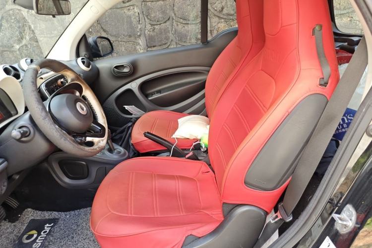 Used smart fortwo 2015 1.0L 52 kW hardtop Dynamic version Left Rear Seat