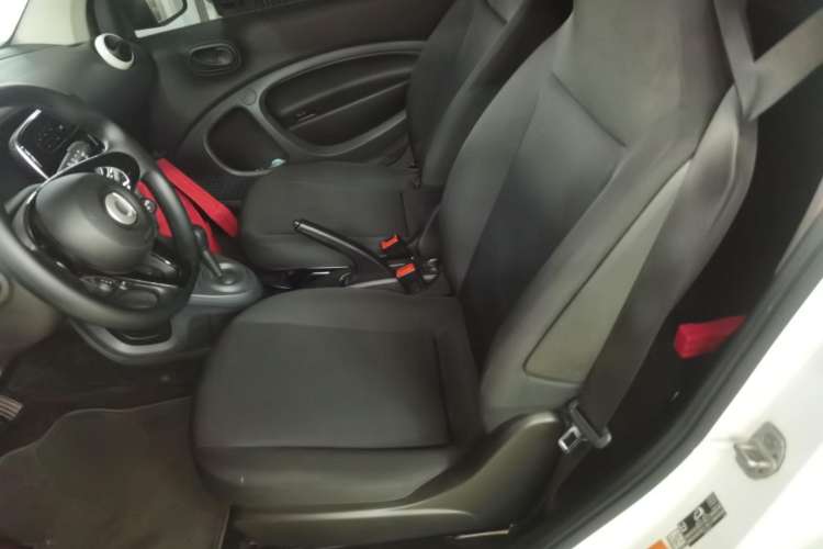 Used smart fortwo 2015 1.0L 52 kW hardtop Dynamic version Left Rear Seat