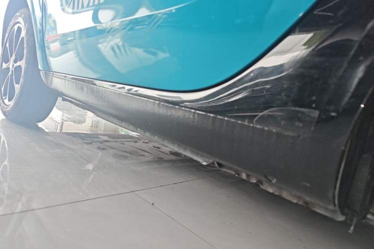 Used smart fortwo 2015 1.0L 52 kW Hardtop Passion Edition Left Side Sill