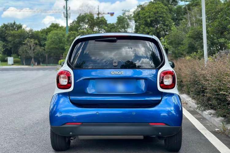 Used smart fortwo 2015 1.0L 52 kW hardtop Dynamic version Rear