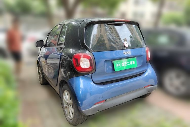 Used smart fortwo 2015 1.0L 52 kW hardtop Dynamic version Rear Left 45 Deg