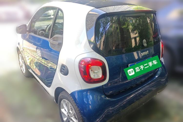Used smart fortwo 2015 1.0L 52 kW hardtop Dynamic version Rear Left 45 Deg