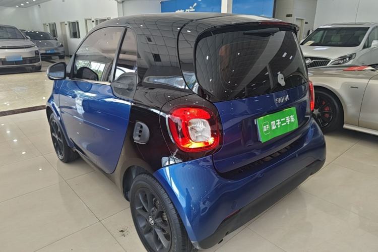 Used smart fortwo 2015 1.0L 52 kW hardtop Dynamic version Rear Left 45 Deg