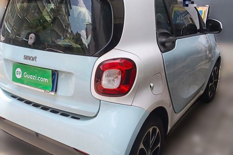 Used smart fortwo 2015 1.0L 52 kW Hardtop Passion Edition Rear Right 45 Deg