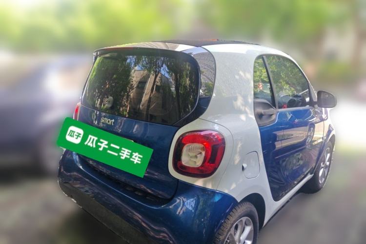 Used smart fortwo 2015 1.0L 52 kW hardtop Dynamic version Rear Right 45 Deg
